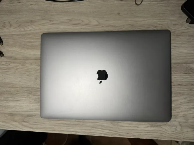 MacBook Pro i9 16?