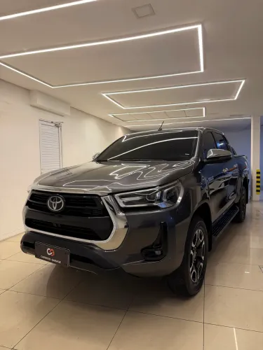 Toyota Hilux CD SRX 4X4 2.8 TDI 16V Diesel Aut. 2025