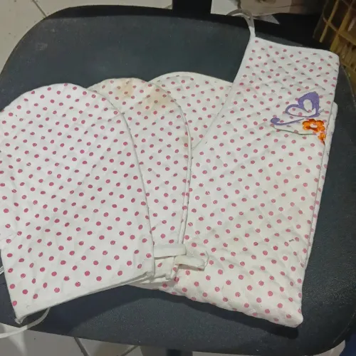 Kit Cozinha Vintage Matelassê - 3 Peças (Avental + Luvas Térmicas)
