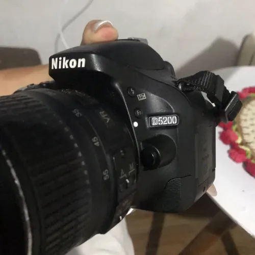 Câmera fotográfica profissional nikon D5200 