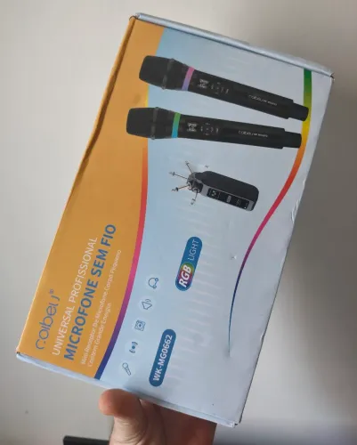 Microfone Duplo Sem Fio, Recarregável Coibeu. Funciona com Bateria e tem efeitos.