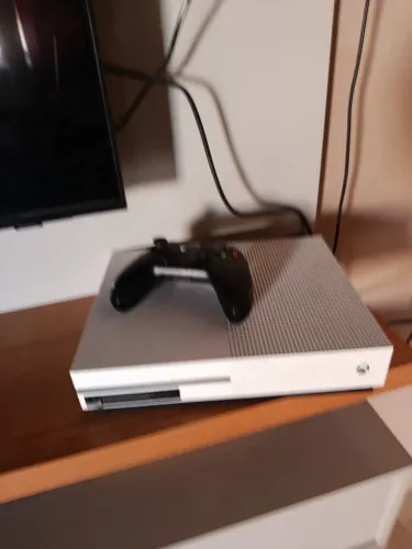 Xbox One S 500g + Jogos Digitais