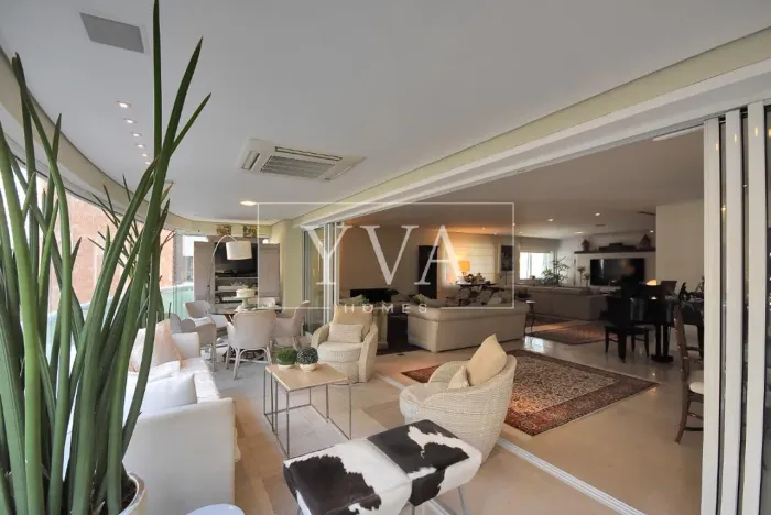 Apartamento alto padrão, 278 m², 3 suítes, localizado a poucos passos do Parque do Povo
