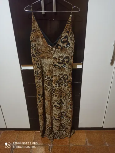 Vestido todo em renda e macacão todos G