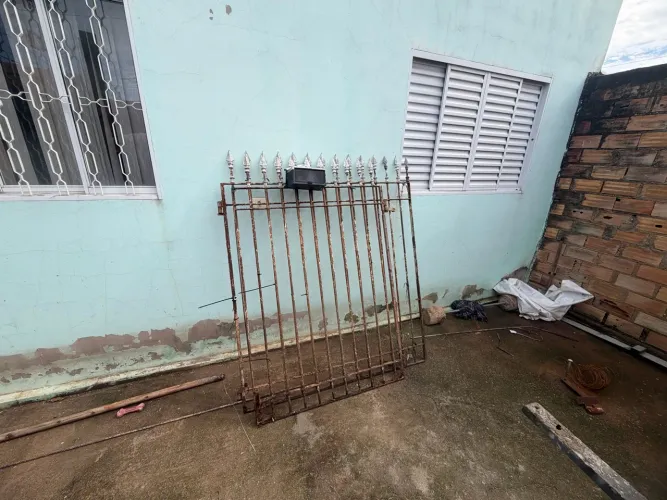 Portão de ferro usado reforçado