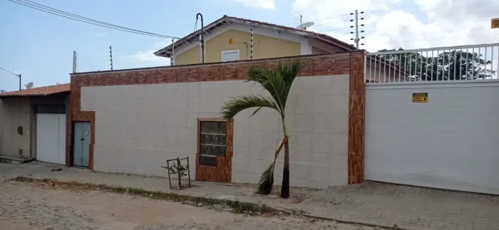 Linda casa em condomínio
