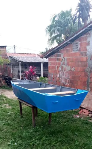 Barco em aço carbono novo 