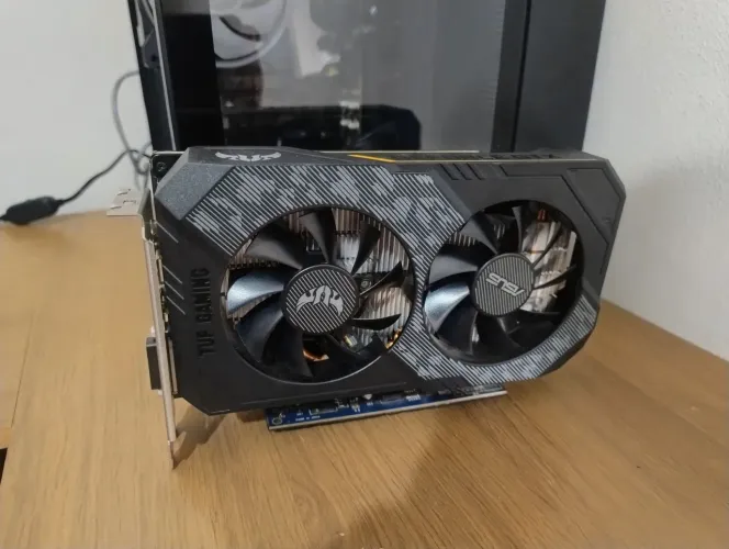 Placa de vídeo GTX 1650 4gb Gddr6 Asus Tuf Gaming