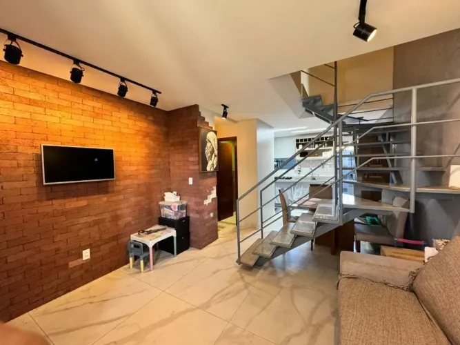 Casa duplex em condomínio fechado