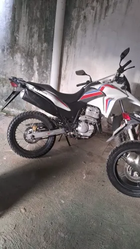 VENDO OU TROCO por carro XRE 300 2013
