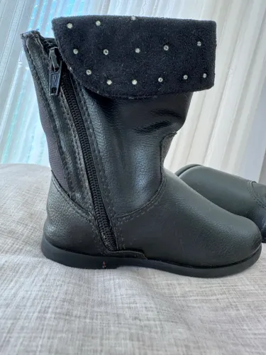 Bota pampili em couro tamanho 20