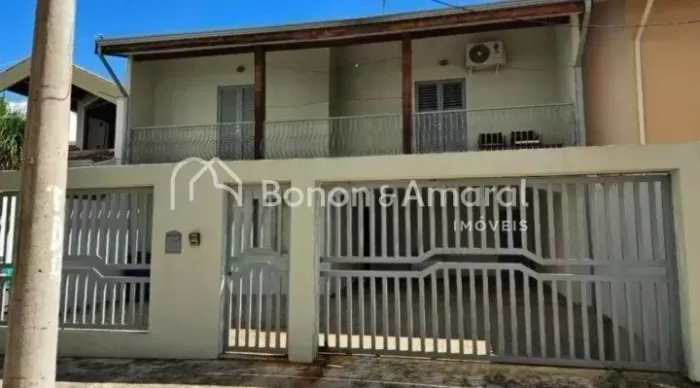 Sobrado com Piscina e Espaço Gourmet | 300m² | 3 Dormitórios | Parque das Flores - Campina