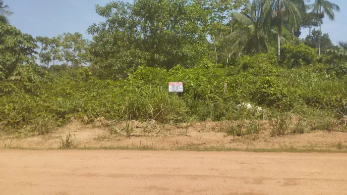 Vende-se um lote na estrada da penal.