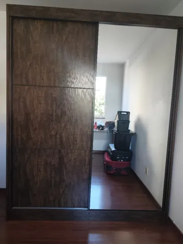 Guarda roupa portas de correr