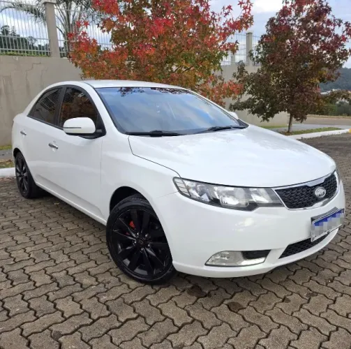 Kia Motors Cerato 1.6 16V Mec. 2013
