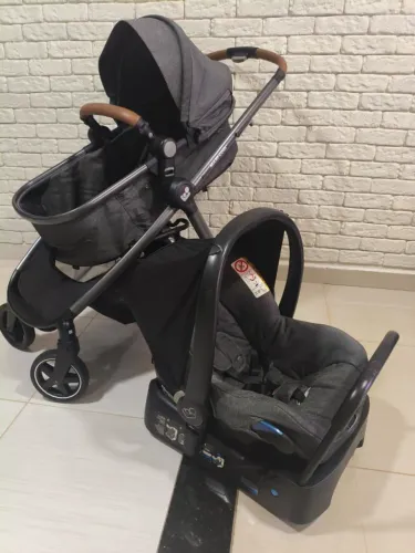 CARRINHO DE BEBÊ MAXI-COSI + BEBÊ-CONFORTO