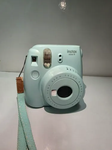 Camera Instantânea Instax Mini 9