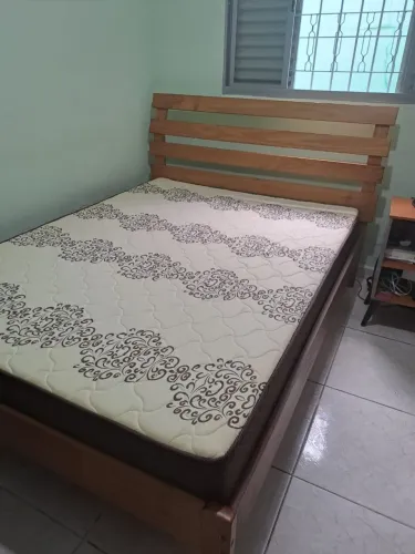 Cama casal padrão com colchão