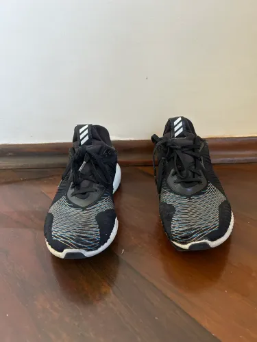Tênis adidas
