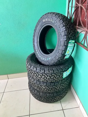 Pneu 215/75r15 (jogo de 4 pneu novo)