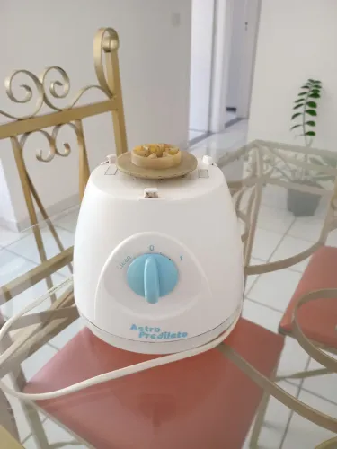 Base do liquidificador em pleno funcionamento