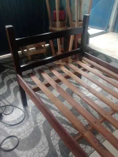 Cama de solteiro de madeira macanaiba maciça e pura 399,00