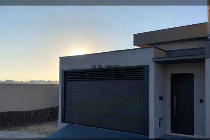Casa à venda Térrea 2 Dormitórios com Suíte e Pé-Direito Alto em Indaiatuba
