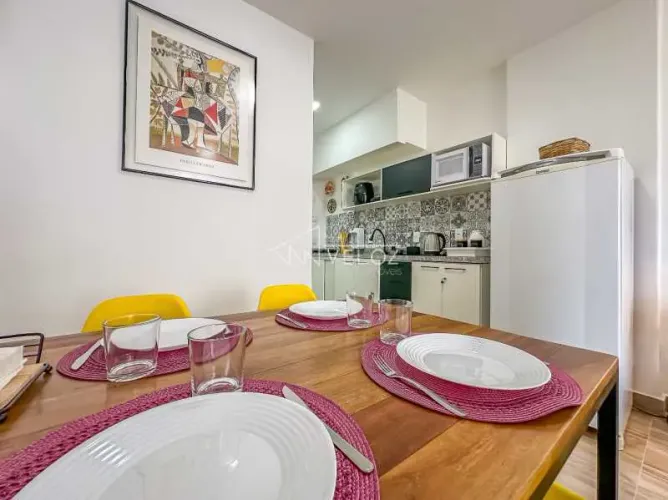 Kitnet/Conjugado : / Residencial / Centro