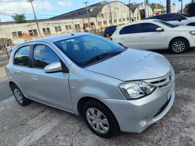 Toyota Etios XS 1.5 Flex 16V 5P Mec. 2014