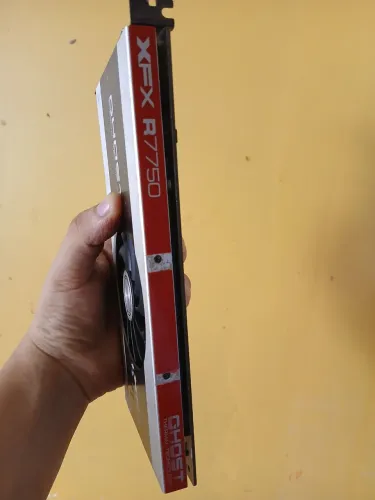 Placa de Vídeo XFX AMD Radeon HD 7750 Core Edition 1GB GDDR5 128 bits