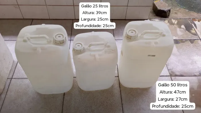 Galões de plástico (25 litros e 50 litros)