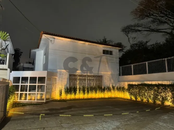 Sobrado Comercial/ Residencial com 500m² à Venda ou para Alugar no Jardim América - São Pa