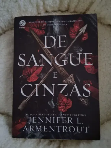 Livro de sangue e cinzas