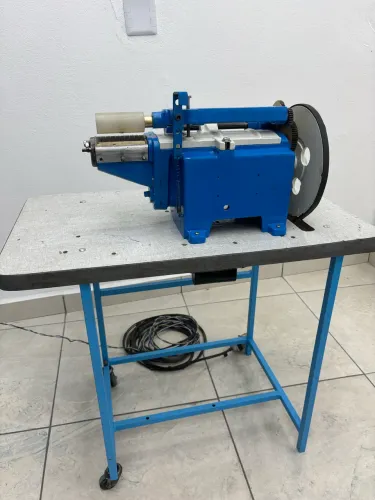 Máquina de Passar Cola KLEIN