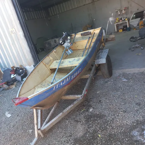 Barco registrado na marinha