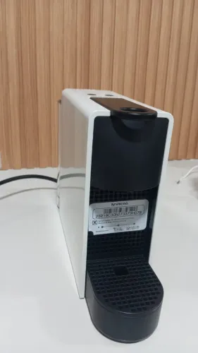 Cafeteira Nespresso Essenza Mini Branca
