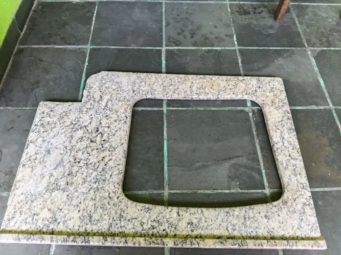 Acabamento em granito para tanque