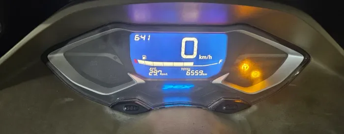 PCX DLX 160 UNICA DONA NOVA COM BAULETO GRANDE