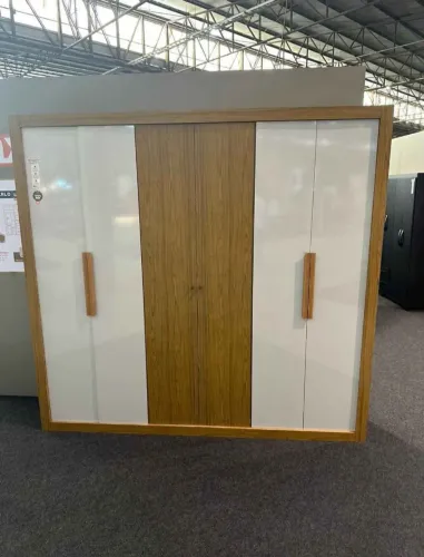 GUARDA ROUPAS DIRETO DO NOSSO ESTOQUE PARA O SEU LAR