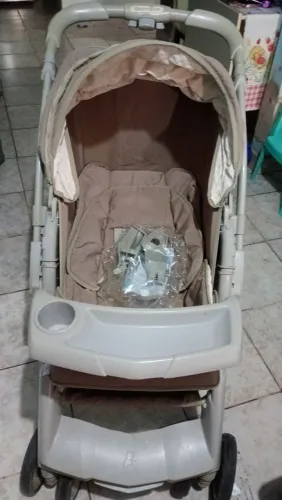 Vendo carrinho de bebê novo, unissex,dupla face interessados é só chamar
