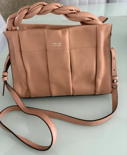 Bolsa Arezzo rose de couro legítimo