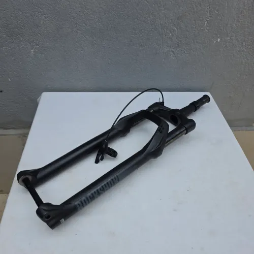 Suspensão Rock shox Recon com trava
