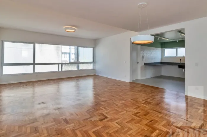 Apartamento em andar alto localizado em região nobre de Higienópolis
