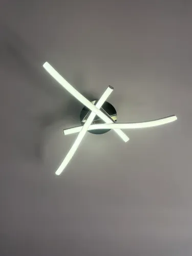 Luminária Led com design curvo