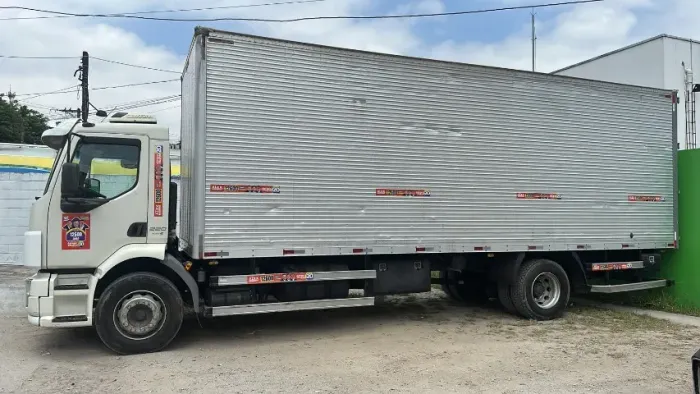 bau carga seca fundo chapeado truck bitruck 8,50 comprimento x 2,60 largura x 2,85
