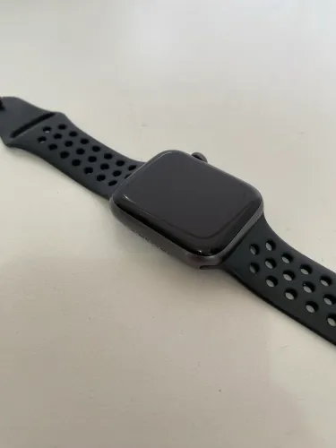 Apple Watch Series 4 Nike