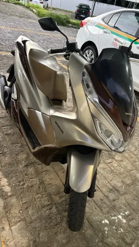 MOTO SEMINOVA À VENDA!