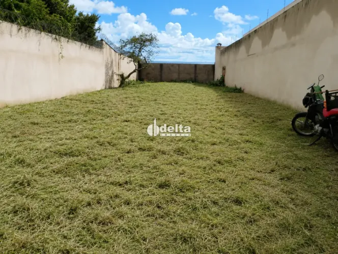 Terreno disponível para venda no bairro Brasil em Uberlândia MG