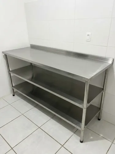 Bancada Mesa Inox 2,00m x 67cm - Industrial com 2 Prateleiras e Espelho