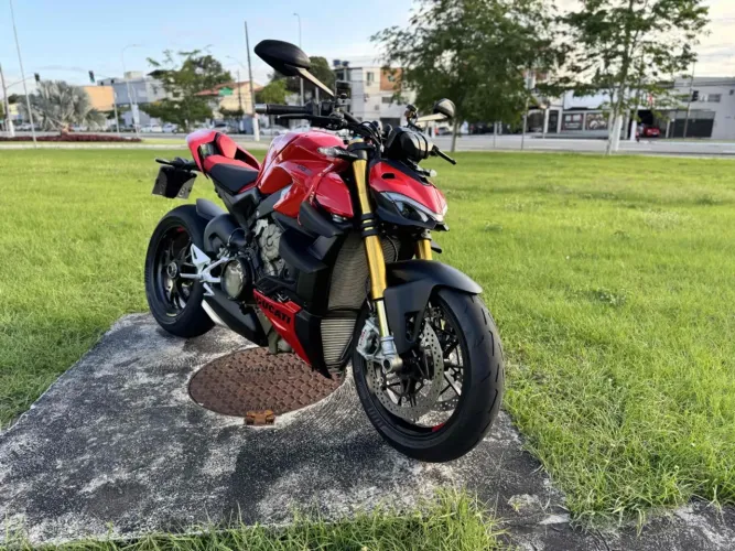 Ducati Streetfighter v4 s 1103cc 2023